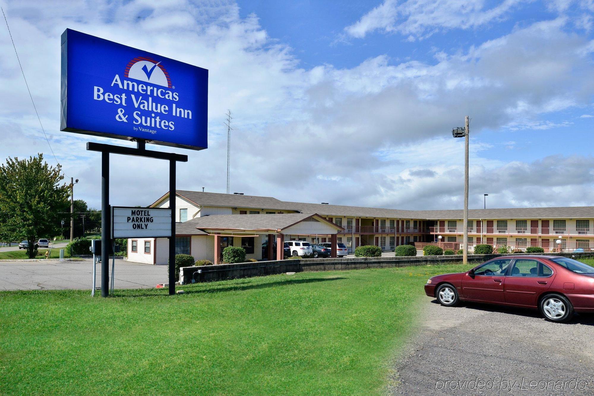 Americas Best Value Inn & Suites Russellville Exterior foto