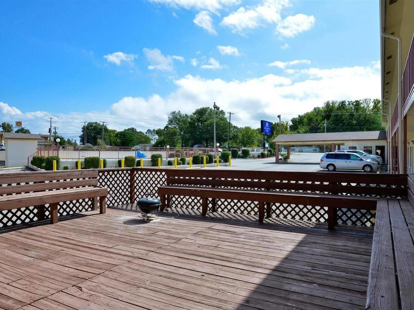 Americas Best Value Inn & Suites Russellville Exterior foto