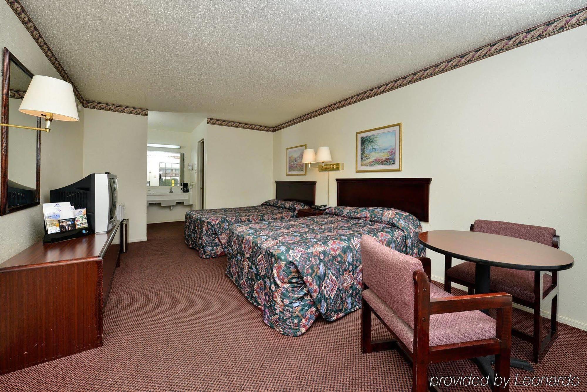 Americas Best Value Inn & Suites Russellville Exterior foto